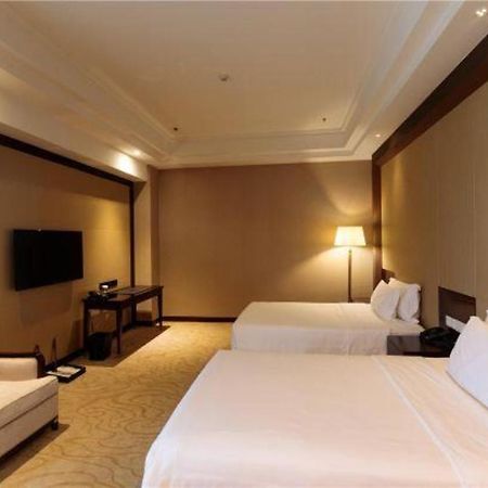 Linyi Blue Horizon International Hotel Yi He Екстериор снимка