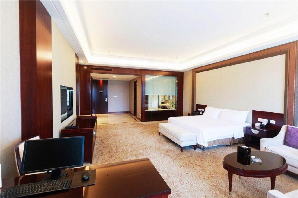 Linyi Blue Horizon International Hotel Yi He Екстериор снимка