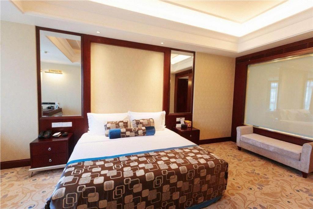 Linyi Blue Horizon International Hotel Yi He Екстериор снимка