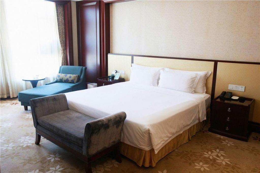 Linyi Blue Horizon International Hotel Yi He Екстериор снимка