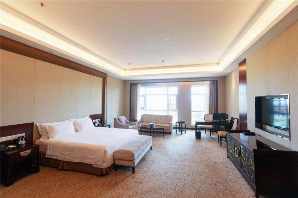 Linyi Blue Horizon International Hotel Yi He Екстериор снимка