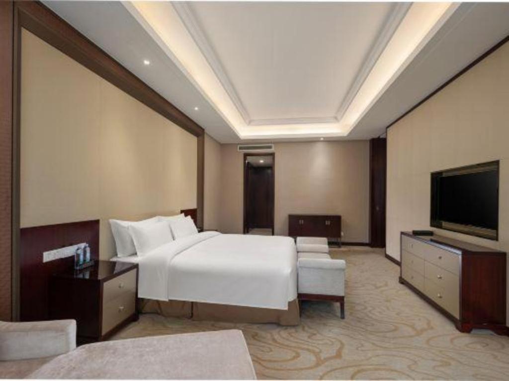 Linyi Blue Horizon International Hotel Yi He Екстериор снимка