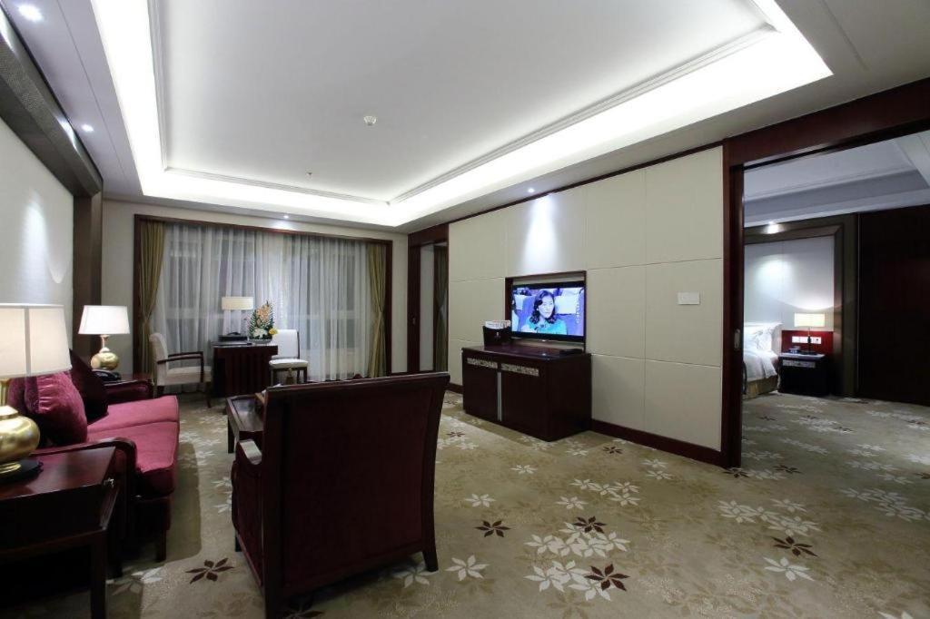 Linyi Blue Horizon International Hotel Yi He Екстериор снимка