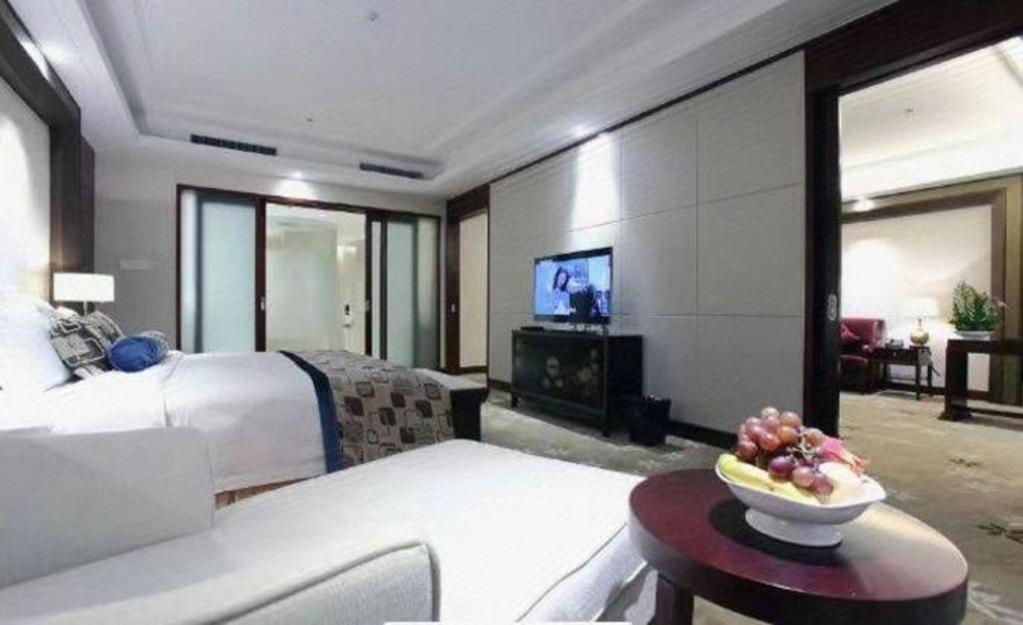 Linyi Blue Horizon International Hotel Yi He Екстериор снимка