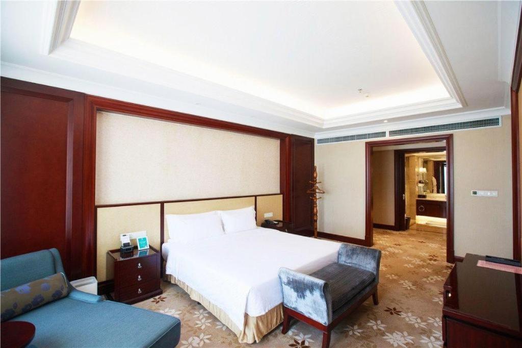 Linyi Blue Horizon International Hotel Yi He Екстериор снимка