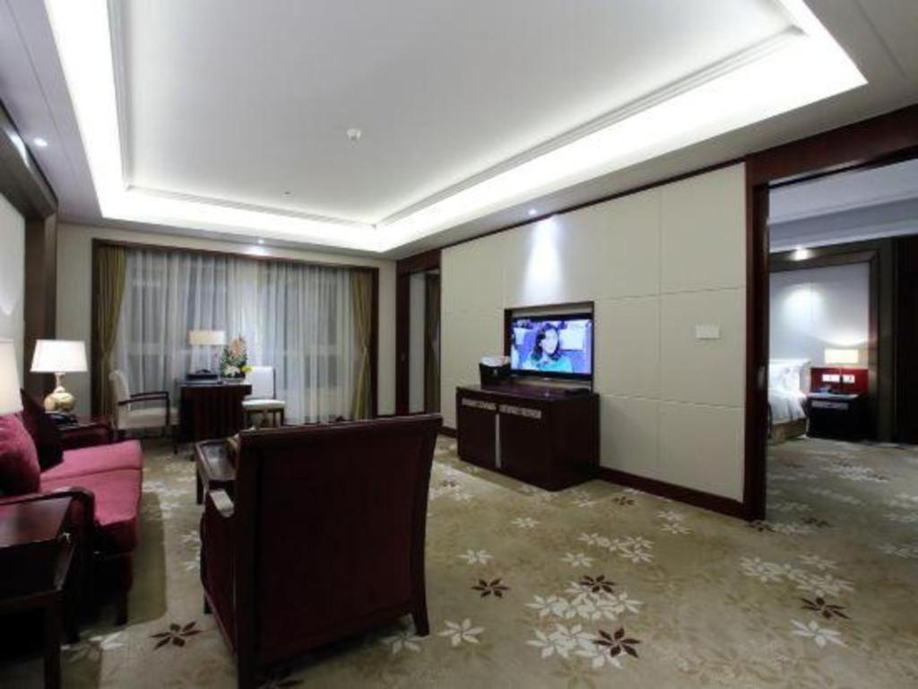 Linyi Blue Horizon International Hotel Yi He Екстериор снимка