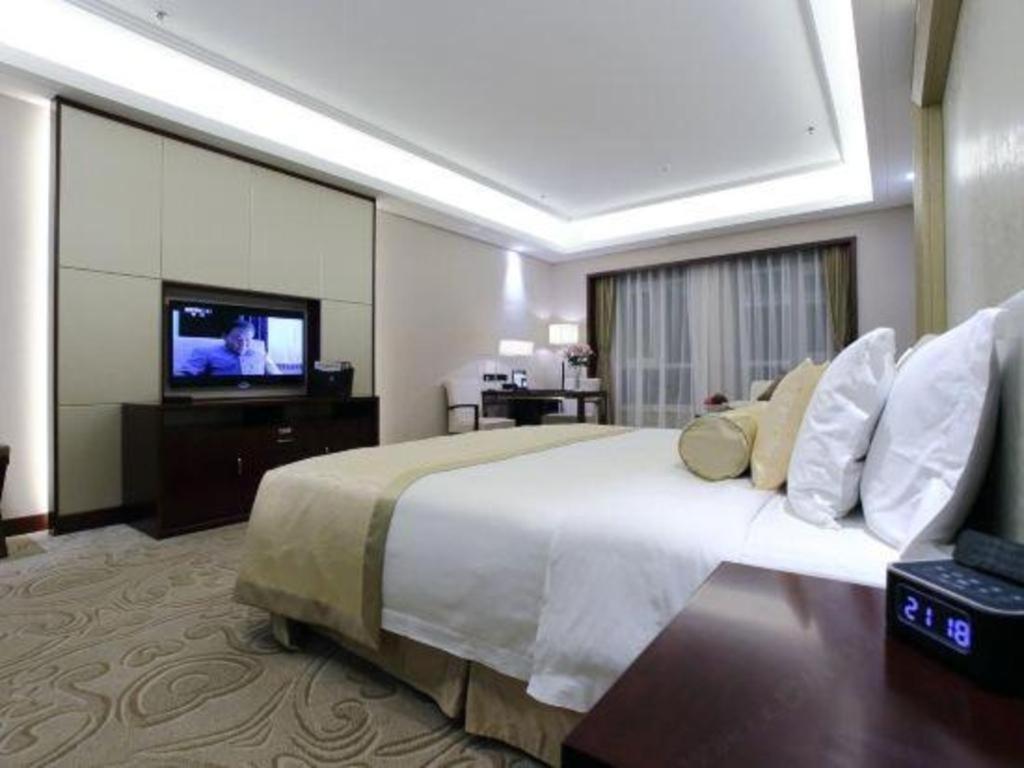 Linyi Blue Horizon International Hotel Yi He Екстериор снимка