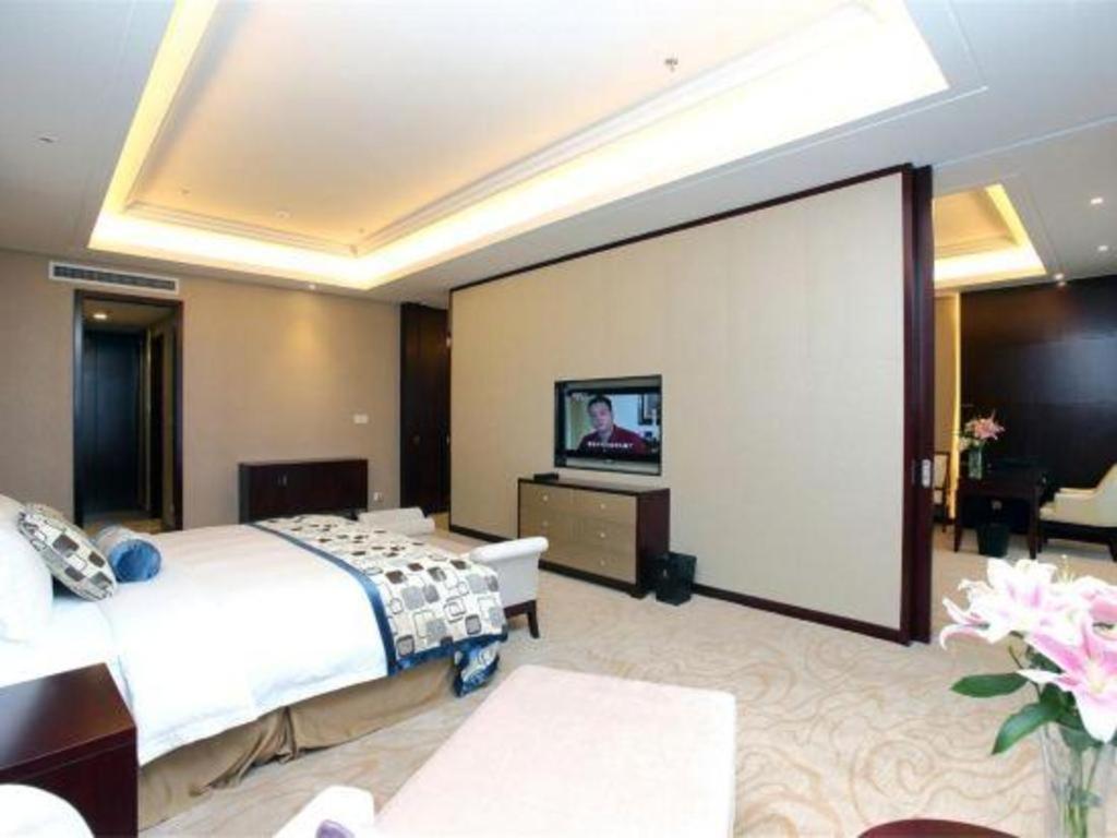 Linyi Blue Horizon International Hotel Yi He Екстериор снимка