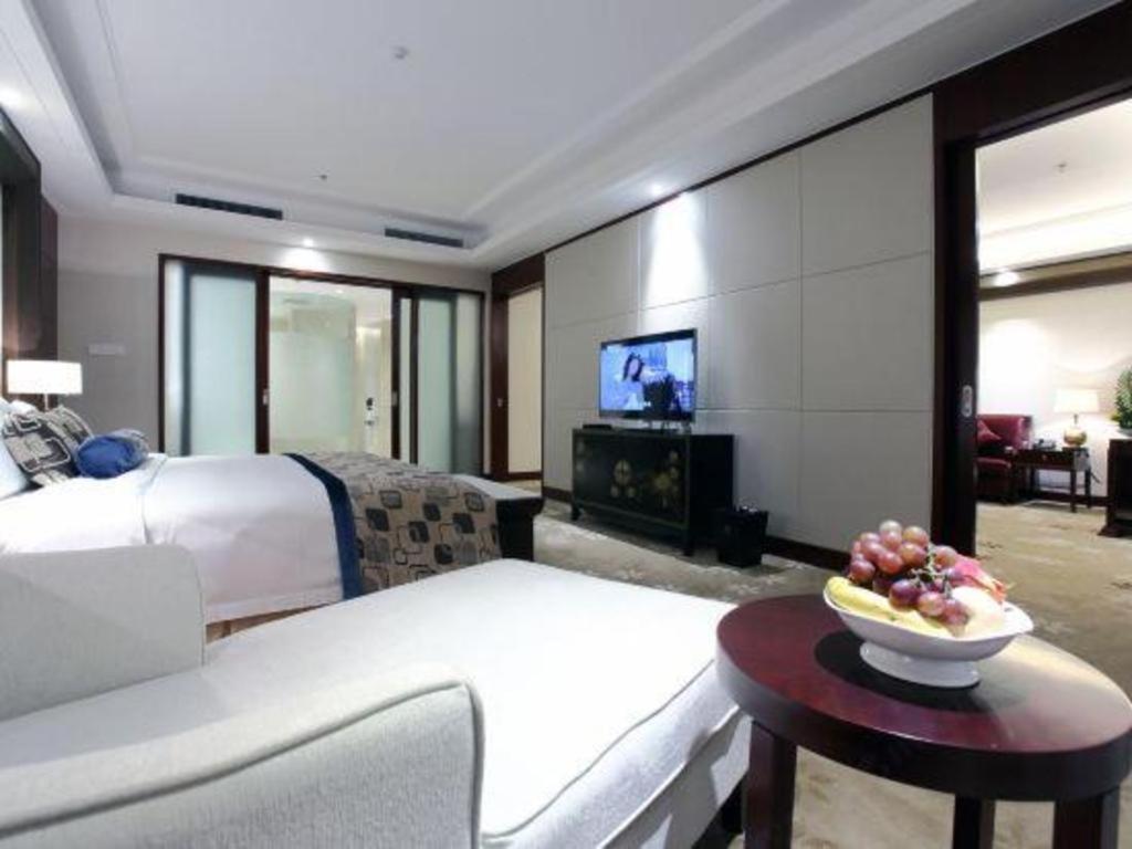 Linyi Blue Horizon International Hotel Yi He Екстериор снимка