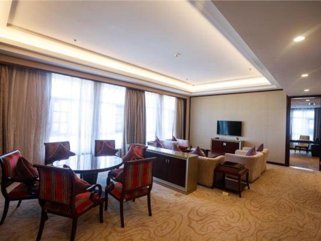 Linyi Blue Horizon International Hotel Yi He Екстериор снимка