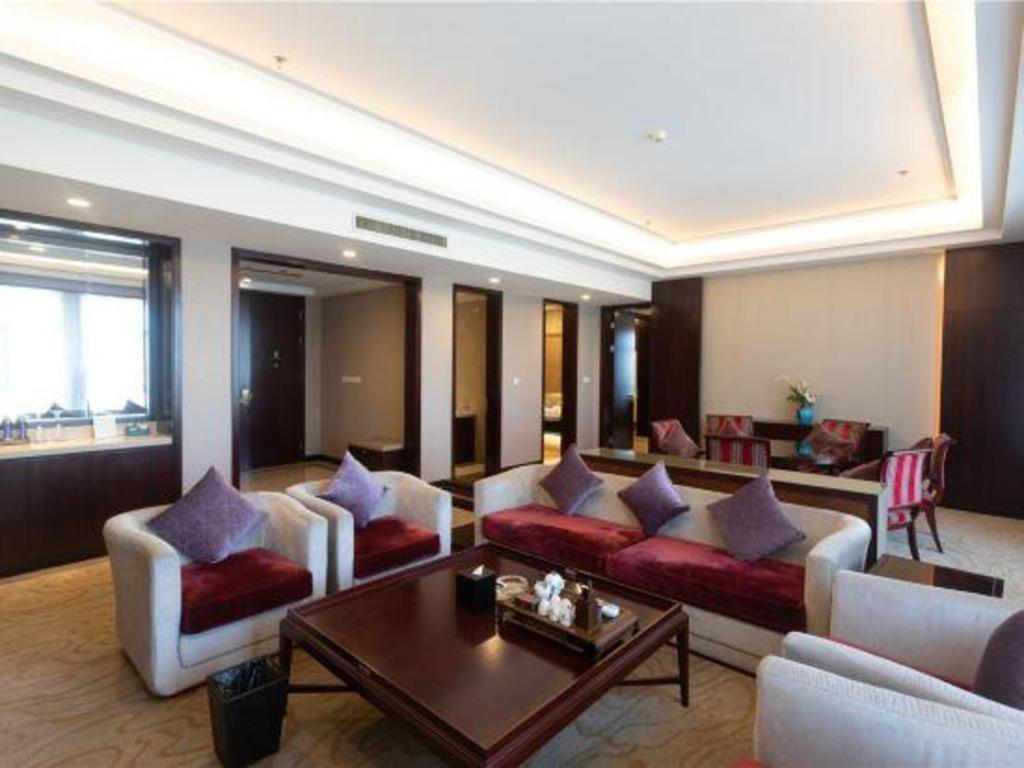 Linyi Blue Horizon International Hotel Yi He Екстериор снимка