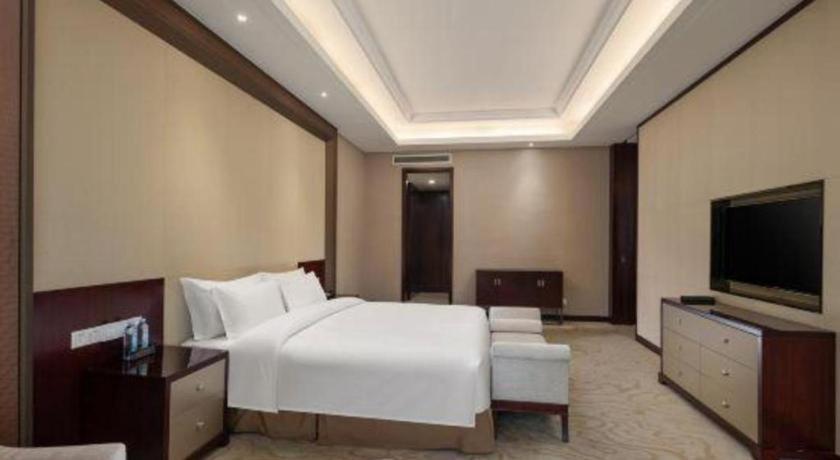 Linyi Blue Horizon International Hotel Yi He Екстериор снимка