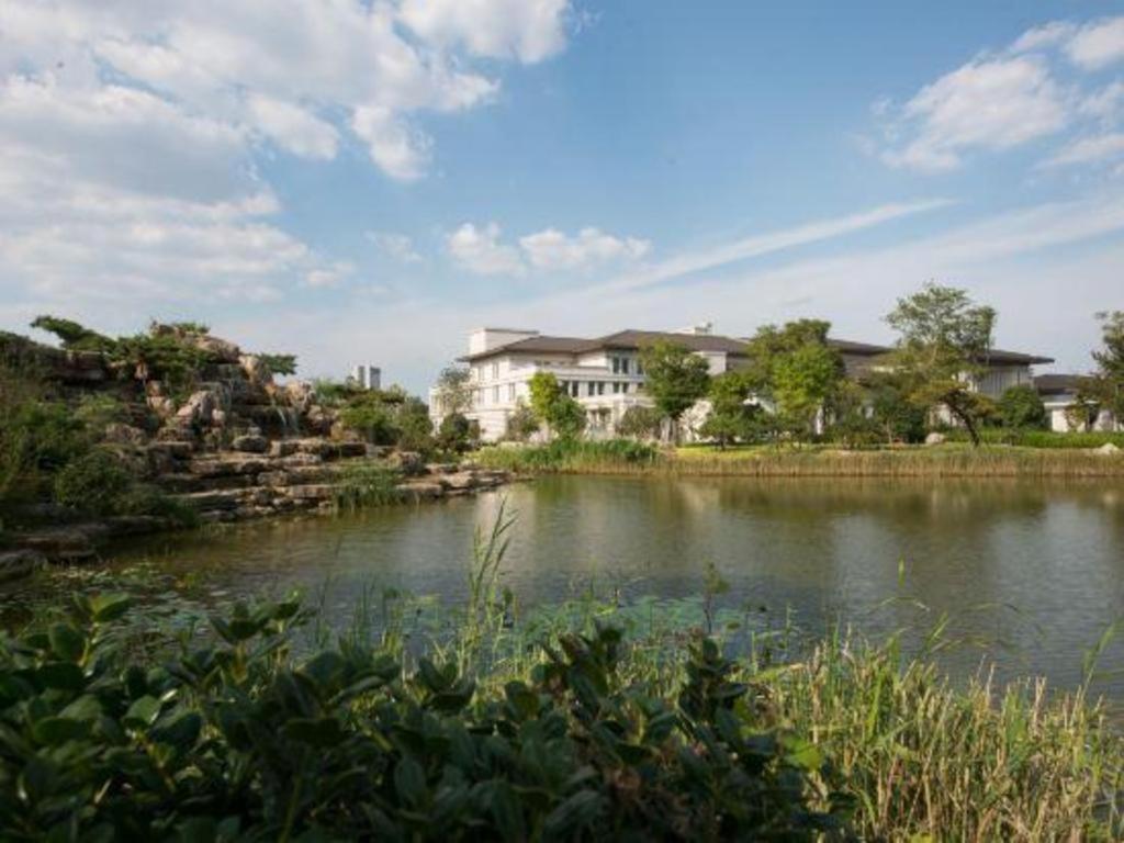 Linyi Blue Horizon International Hotel Yi He Екстериор снимка
